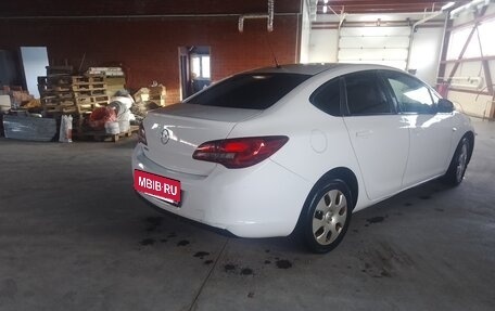 Opel Astra J, 2014 год, 660 000 рублей, 5 фотография