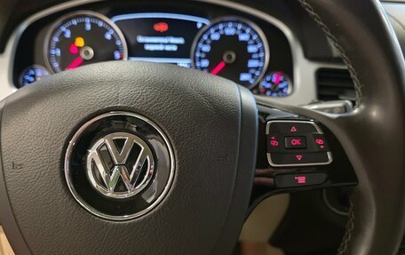 Volkswagen Touareg III, 2011 год, 2 970 000 рублей, 8 фотография