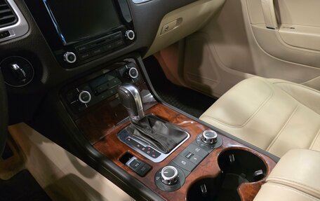 Volkswagen Touareg III, 2011 год, 2 970 000 рублей, 12 фотография