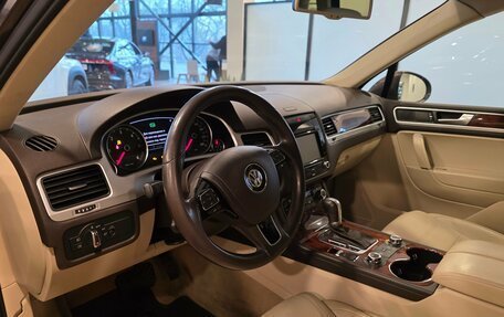 Volkswagen Touareg III, 2011 год, 2 970 000 рублей, 15 фотография
