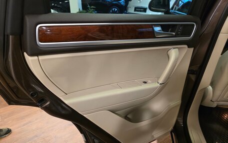 Volkswagen Touareg III, 2011 год, 2 970 000 рублей, 20 фотография