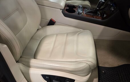 Volkswagen Touareg III, 2011 год, 2 970 000 рублей, 24 фотография