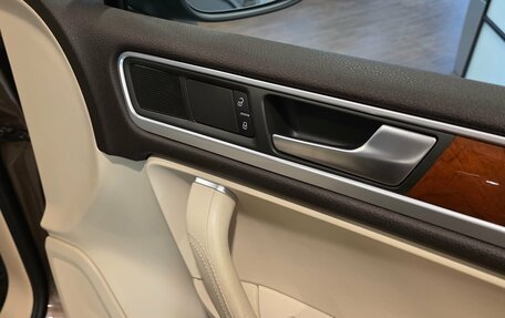 Volkswagen Touareg III, 2011 год, 2 970 000 рублей, 28 фотография