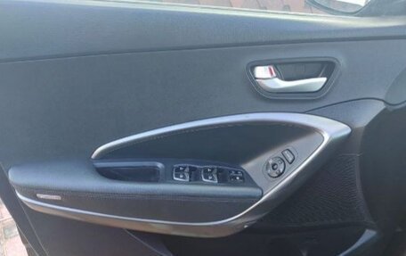 Hyundai Santa Fe III рестайлинг, 2016 год, 1 900 000 рублей, 13 фотография