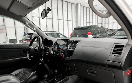 Toyota Hilux VII, 2012 год, 1 750 000 рублей, 13 фотография