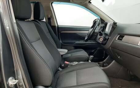 Mitsubishi Outlander III рестайлинг 3, 2016 год, 1 550 000 рублей, 11 фотография