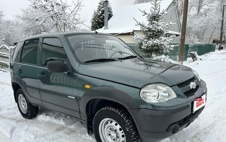 Chevrolet Niva I рестайлинг, 2010 год, 585 000 рублей, 4 фотография