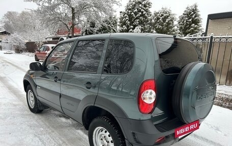 Chevrolet Niva I рестайлинг, 2010 год, 585 000 рублей, 10 фотография