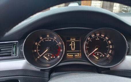 Skoda Superb III рестайлинг, 2012 год, 1 200 000 рублей, 11 фотография