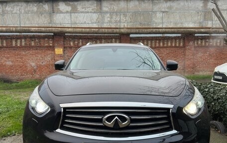 Infiniti QX70, 2013 год, 1 фотография