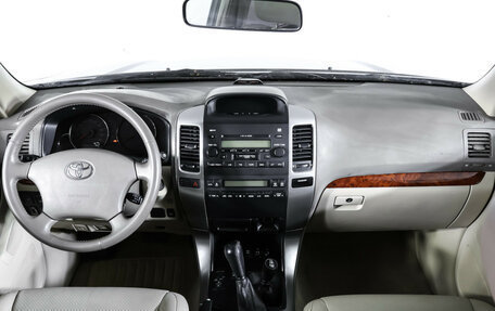 Toyota Land Cruiser Prado 120 рестайлинг, 2007 год, 2 297 000 рублей, 12 фотография