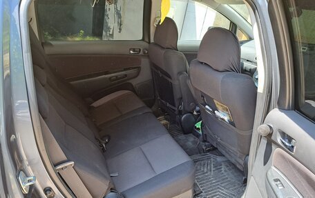 Toyota Wish II, 2005 год, 900 000 рублей, 4 фотография