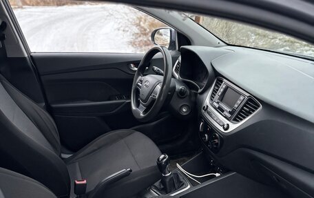 Hyundai Solaris II рестайлинг, 2018 год, 912 000 рублей, 13 фотография