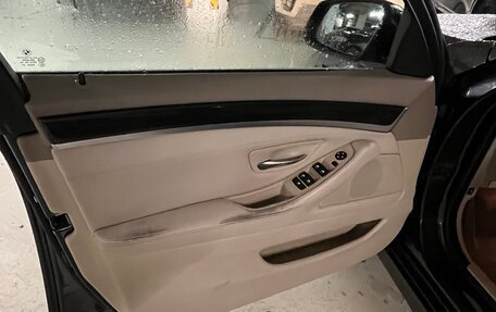 BMW 5 серия, 2010 год, 1 900 000 рублей, 13 фотография