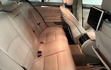 BMW 5 серия, 2010 год, 1 900 000 рублей, 11 фотография