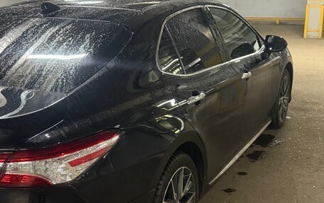 Toyota Camry, 2023 год, 1 790 000 рублей, 3 фотография