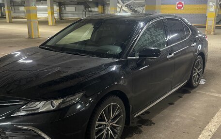 Toyota Camry, 2023 год, 1 790 000 рублей, 2 фотография