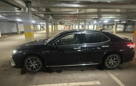 Toyota Camry, 2023 год, 1 790 000 рублей, 9 фотография