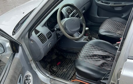 Hyundai Accent II, 2004 год, 11 фотография