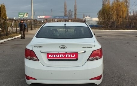 Hyundai Solaris II рестайлинг, 2015 год, 1 200 000 рублей, 4 фотография