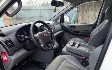 Hyundai Grand Starex Grand Starex I рестайлинг 2, 2016 год, 3 195 000 рублей, 1 фотография