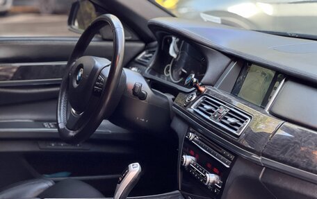 BMW 7 серия, 2014 год, 3 000 000 рублей, 31 фотография