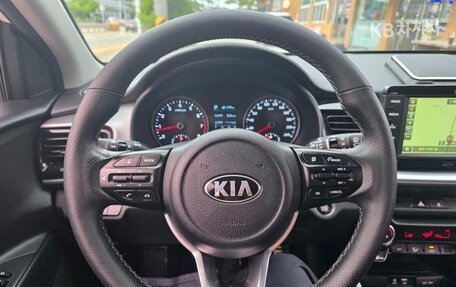 KIA Stonic, 2020 год, 1 500 000 рублей, 4 фотография