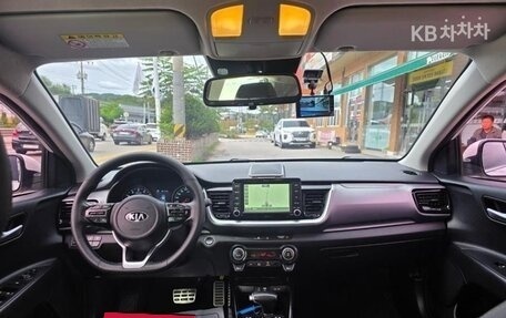 KIA Stonic, 2020 год, 1 500 000 рублей, 3 фотография