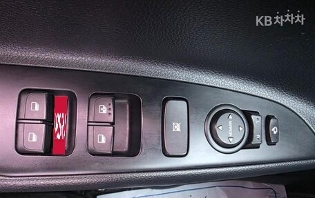 KIA Stonic, 2020 год, 1 500 000 рублей, 14 фотография