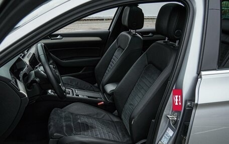 Volkswagen Passat B8 рестайлинг, 2017 год, 1 799 000 рублей, 10 фотография