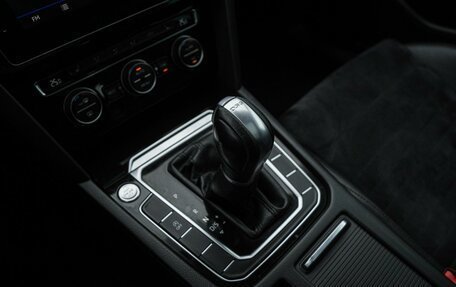 Volkswagen Passat B8 рестайлинг, 2017 год, 1 799 000 рублей, 19 фотография