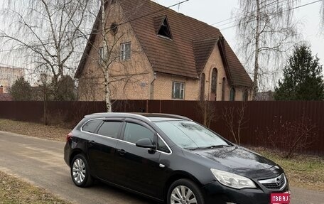 Opel Astra J, 2011 год, 1 фотография