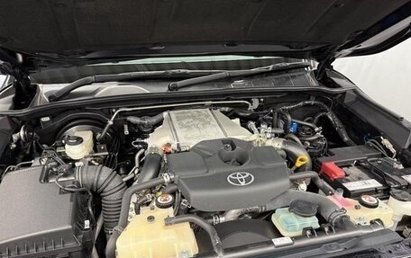 Toyota Hilux VIII, 2023 год, 4 400 000 рублей, 8 фотография