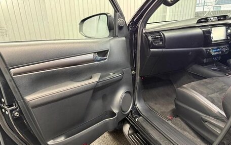 Toyota Hilux VIII, 2023 год, 4 400 000 рублей, 28 фотография