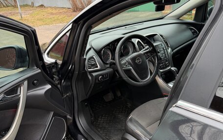 Opel Astra J, 2011 год, 11 фотография