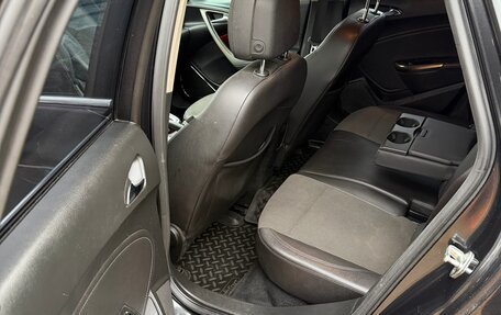 Opel Astra J, 2011 год, 15 фотография