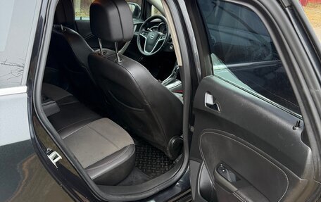 Opel Astra J, 2011 год, 17 фотография