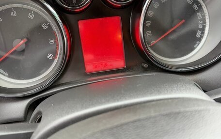 Opel Astra J, 2011 год, 19 фотография