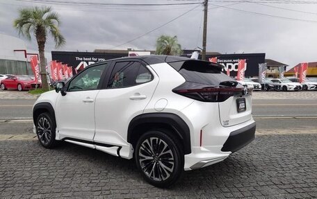 Toyota Yaris Cross, 2022 год, 1 690 000 рублей, 4 фотография