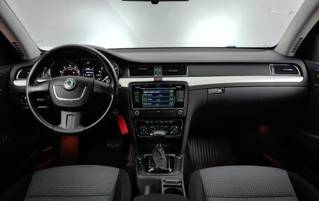 Skoda Superb III рестайлинг, 2012 год, 999 000 рублей, 12 фотография