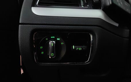 Skoda Superb III рестайлинг, 2012 год, 999 000 рублей, 22 фотография