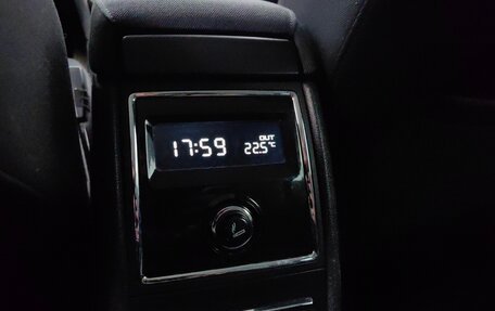 Skoda Superb III рестайлинг, 2012 год, 999 000 рублей, 17 фотография