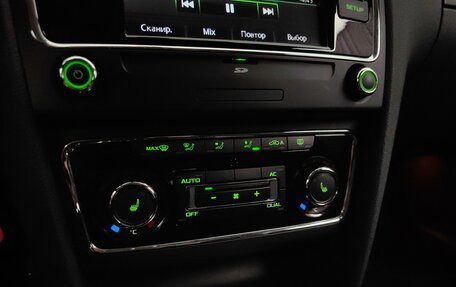 Skoda Superb III рестайлинг, 2012 год, 999 000 рублей, 15 фотография