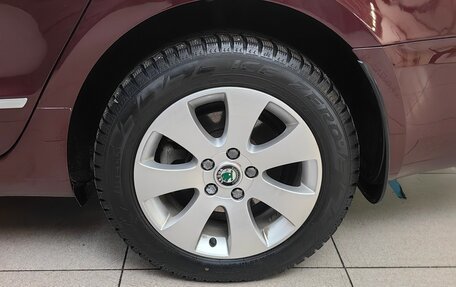 Skoda Superb III рестайлинг, 2012 год, 999 000 рублей, 24 фотография