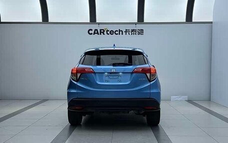 Honda Vezel, 2021 год, 1 800 000 рублей, 5 фотография