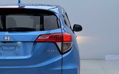 Honda Vezel, 2021 год, 1 800 000 рублей, 6 фотография