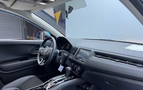 Honda Vezel, 2021 год, 1 800 000 рублей, 18 фотография