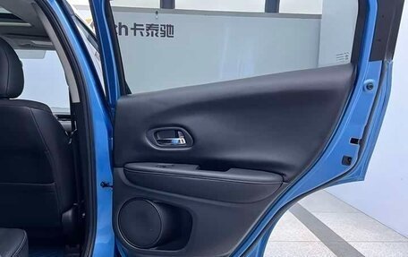 Honda Vezel, 2021 год, 1 800 000 рублей, 19 фотография