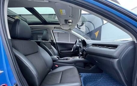 Honda Vezel, 2021 год, 1 800 000 рублей, 20 фотография