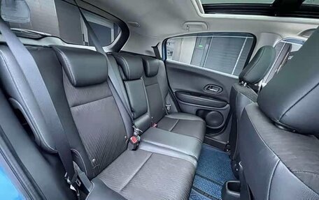 Honda Vezel, 2021 год, 1 800 000 рублей, 17 фотография